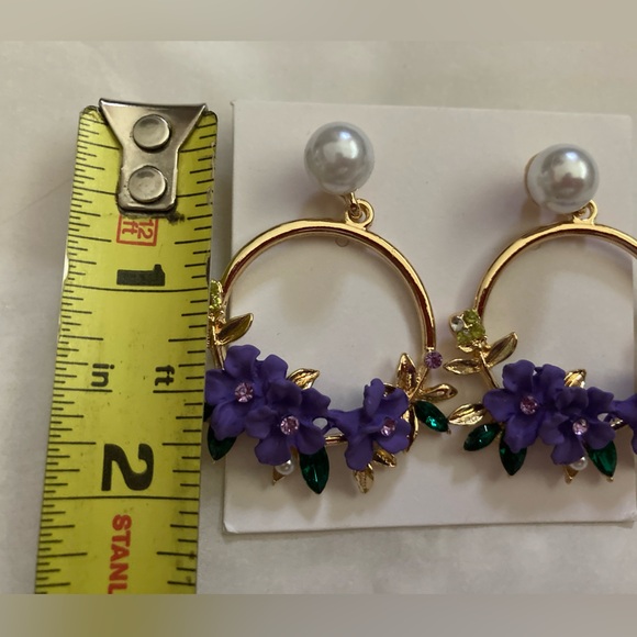 Purple floral pearl gold earrings - Picture 6 of 8